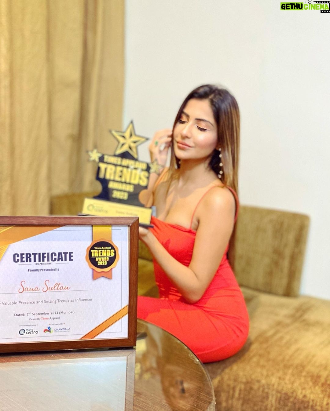 Sana Sultan Instagram - And Alhumdulillah another Win🏆Thank u soo much Times for Awarding me as “Consistent Performer of the Year”🥹✨❤️ I love this Tiltle cuz it does justice to the consistency we have been showing in work with back to back projects, the biggest of all coming soon✨🔥 Thank u God… Thank u Universe..🙏🏻❤️ Thank u to all my beautiful people who always support me, We have got this, Sana Sultan on the way for more💪🏻❤️ P.s : Also, big thnx to Times for considering me of so much worth for this valuable interview where u feature all renowned personalties 🙏🏻Had great time, Shukriya💕 Mumbai - City of Dreams