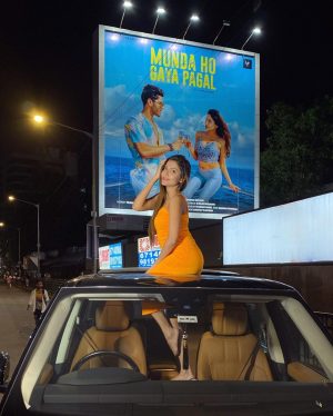 Sana Sultan Instagram - If you can dream it, then you can do it🥰💪🏻✨
Allhumdulillah this is no less than a dream😅Billboards & Hoardings of my recent Music video across busy streets of Mumbai🥹❤️
Allhumdulillah…One Goal at a time!Can’t thank God & Universe Enough for always blessing me with all that i ask for… sometimes i get way more than i ask for🥹❤️
you can indeed achieve anything & everything if you set ur heart & mind on something..All it takes is self-belief, lots of Hardwork, Dua’s of ur parents & Faith in the God… 
Thank u guys for all ur support & for being Part of my beautiful journey🙏🏻❤️
Sana Sultaan on the way to Conquer the World… Let’s do it together… Can & Will! 👑
.
.
.
.
.

P.s : Congrats to the Entire team of the Song… We are killing it🥰🔥

@sanakhan00 @simbanagpal @mfrecords1 @devnegilive @faizz_877 @directorshekharsalaria @akshaykapoor301 @team_allgood @mehvishqadir_19
@jigarkhan_87 
Big thnx to @hayat_n786 for all the support when needed… 🥰✨