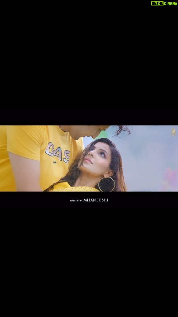 Sana Sultan Instagram - Exhibiting the teaser of our upcoming single ‘Sawan Aaya’ which is unveiling on 17th of July❤️🌧️Get ready to go down the lanes of your nostalgic monsoon moments with this soothing melody presented by Skillify Music. Will be awaiting for your responses! 🥰✨ @kinshukvaidya54 @sanakhan00 @sumedhakarmahe @shibangsofficial @writer_amir @milan_joshi__ @nandish__zadafiya @skillifymusic #sawanaaya #newsong #monsoon #single #album #bollywood #instagram #trending #rain #romance #nostalgia #romanticsong #lovedones #love #relationship #memories #queenss #sanasultan #stargirl