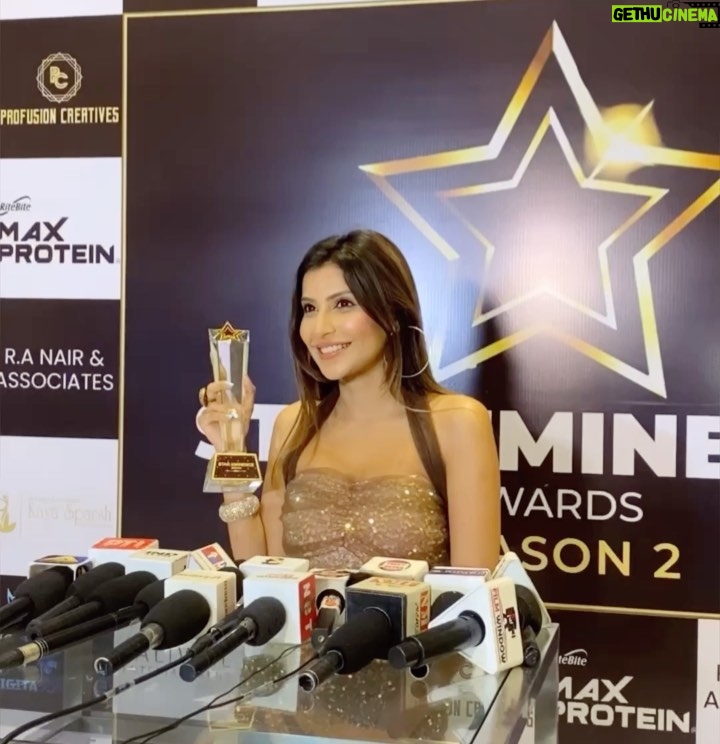 Sana Sultan Instagram - Yes! It’s Raining Awards!🥰🏆 Honoured to have received Star Eminence Award as “Stylish Icon of the year” 🥰♾️✨ My Style is simply being confident in whatever i wear , what ever i do🥰 Enjoying every bit of my journey! As i always say promise to continue to make u guys Super Proud💗 keep giving all the Love, Keep supporting… Time has come🧿 wait for it🥰✨👑 @stareminenceaward @castingkartikpaliwalofficial @paliwalentertainment