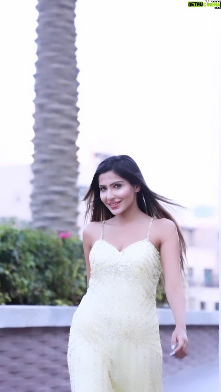 Sana Sultan Instagram - Kuch toh baat hai😋🤍💫