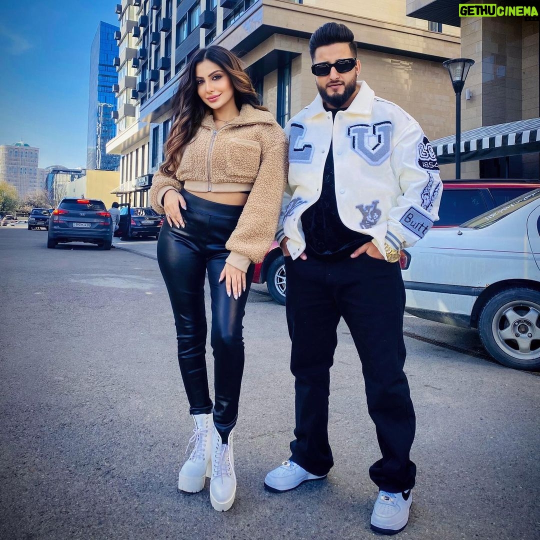 Sana Sultan Instagram - With one & only @realkhansaab 🤍 Not only an incredible Singer but also an incredible person! Last few days with Khaansaab & the entire team was beyond magical.. 😅🥰 All i wanna tell my lovelies is that something really magical is coming soon, InshAllah hope our hardwork pays off & is liked by u all…cuz we tried our best to create something out of the box… Sooon📹🤞🏻🤍 . . . . . . . #sanasultankhan #sanasultaan #khansaab #33