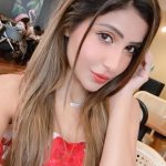 Sana Sultan Instagram - Touched down Sydney & first thing i wanna do is find a good restaurant that satisfies my hunger pangs🤤 Found this multi-cuisine restaurant @rioxscotchandspice as per my need that includes Brazilian, Indian, Chinese, Continental and much more. I chose indian for the day🥰 So yeah just got started with Australia but Good food is a priority ofcourse🥰❤️ Sydney, Australia