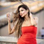 Sana Sultan Instagram - Udey jab jab Zulfey meriiii❤️ Caught absolutely candid in lens of @shekhar_jay 🥰best candid bts picture🥰✨ Sydney Opera House