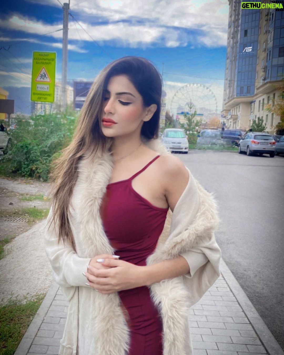 Sana Sultan Instagram - Loving this place already, That Dreamy Sky has my Heart❤️ Kazakhstan