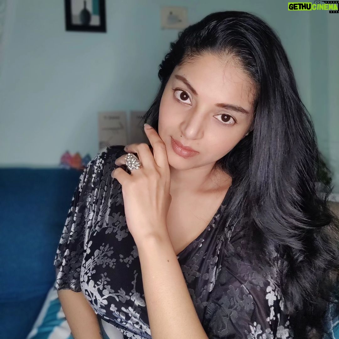 Sanam Shetty Instagram - Advice can come from the wise.. also from an enemy in disguise! Know the difference. . . Outfit @coolclub_chennai #fridaythe13th #tgif