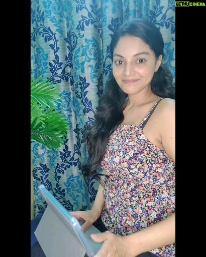 Sanam Shetty Instagram - How's your evening? 💞 . . Top from @coolclub_chennai #trendytuesday #floraltop #goodevening #reels #nomakeup
