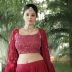 Sanam Shetty Instagram - Sneak peek 🎥 New song coming up ❤️ . . . Outfit @kolors_boutique Jewellery @fineshinejewels Styling @style.withsneha Venue @ajgardens_ Wedding Hall, Redhills Makeup @gayathrimunuswamy Hair @sundari_makeoverartistry Video @artz_by_sathish Edit @editor_sitharth #newsong #comingup #festive #thefeels #reels #reelsinstagram #happyweek