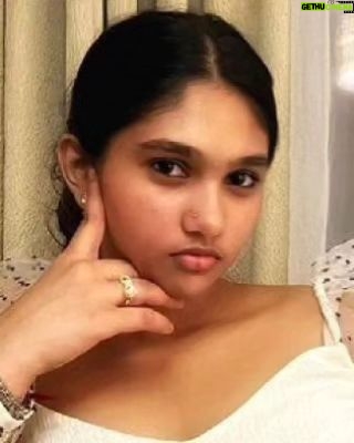 Sanam Shetty Instagram - Youngest contestant so far! Welcome #jovikavijayakumar . Iv met her and my 1st impression was that she seemed very level headed & composed for her age. Her nervousness on stage was obvious but hope she feels at home soon. Good luck #contestant9 #bbtamilseason7 #biggbosstamil7 @disneyplushotstartamil @vijaytelevision @littletalksmedia #vimarsanam