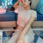 Sanam Shetty Instagram - Sleepy noon for me 😴 How's yours? . . Comfy co-ords by @coolclub_chennai #happyweekend #saturdazed