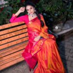 Sanam Shetty Instagram - Wish you all blessed festivities 🌼🌺 #ayudhapooja #saraswatipuja #durgapuja . . . Clicks @crackjackphotography Makeover @ratnamakeupartist Organised by @shamini_shankar_official Event @parasriazahmed1 #goddessenergy #dussera #indianthings #blessed