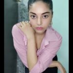 Sanam Shetty Instagram - Give a hug ..get a hug ..share a mug! Happy weekend ❤️ . . Outfit @coolclub_chennai #saturdazed #chillout #pinkparty