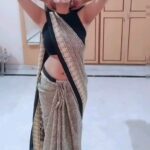 Sanam Shetty Instagram - Have a lovely weekend ya'll 🖤 #sareelove #croptop #reelsinstagram #minnale #bgm