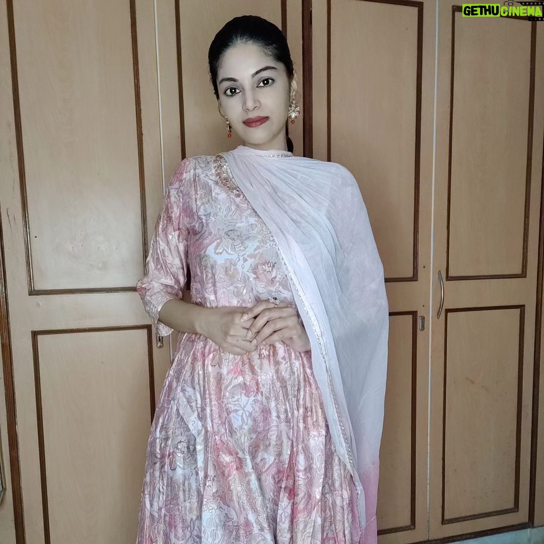 Sanam Shetty Instagram - PEACE 💗 . . Beautiful Pink anarkali by @coolclub_chennai #birthday #dress #pastelstyle #anarkalisuits #peacefulday
