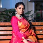 Sanam Shetty Instagram - Be good. Do good 💗 Happy #vijayadashami to you and your family 🌼 . . Clicks @crackjackphotography Muh @ratnamakeupartist Organised by @shamini_shankar_official Event @parasriazahmed1 Jewellery @chennai_jazz #happydussehra #festivities #indian #pattusaree #ranipink
