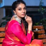 Sanam Shetty Instagram - Be good. Do good 💗 Happy #vijayadashami to you and your family 🌼 . . Clicks @crackjackphotography Muh @ratnamakeupartist Organised by @shamini_shankar_official Event @parasriazahmed1 Jewellery @chennai_jazz #happydussehra #festivities #indian #pattusaree #ranipink