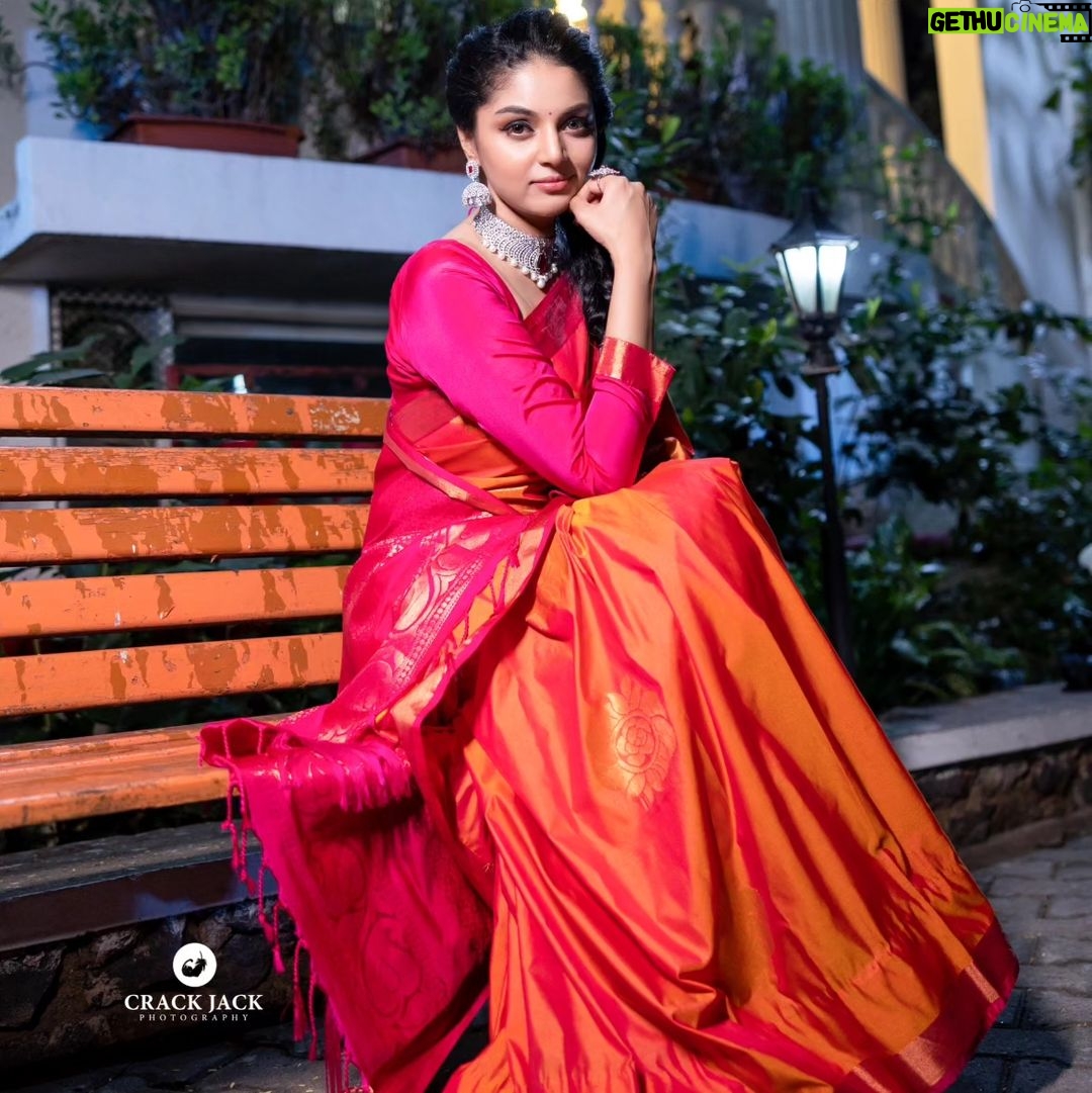 Sanam Shetty Instagram - Be good. Do good π Happy #vijayadashami to you and your family πΌ . . Clicks @crackjackphotography Muh @ratnamakeupartist Organised by @shamini_shankar_official Event @parasriazahmed1 Jewellery @chennai_jazz #happydussehra #festivities #indian #pattusaree #ranipink