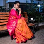 Sanam Shetty Instagram - Wish you all blessed festivities 🌼🌺 #ayudhapooja #saraswatipuja #durgapuja . . . Clicks @crackjackphotography Makeover @ratnamakeupartist Organised by @shamini_shankar_official Event @parasriazahmed1 #goddessenergy #dussera #indianthings #blessed
