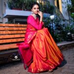 Sanam Shetty Instagram - Wish you all blessed festivities 🌼🌺 #ayudhapooja #saraswatipuja #durgapuja . . . Clicks @crackjackphotography Makeover @ratnamakeupartist Organised by @shamini_shankar_official Event @parasriazahmed1 #goddessenergy #dussera #indianthings #blessed