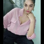 Sanam Shetty Instagram - Give a hug ..get a hug ..share a mug! Happy weekend ❤️ . . Outfit @coolclub_chennai #saturdazed #chillout #pinkparty