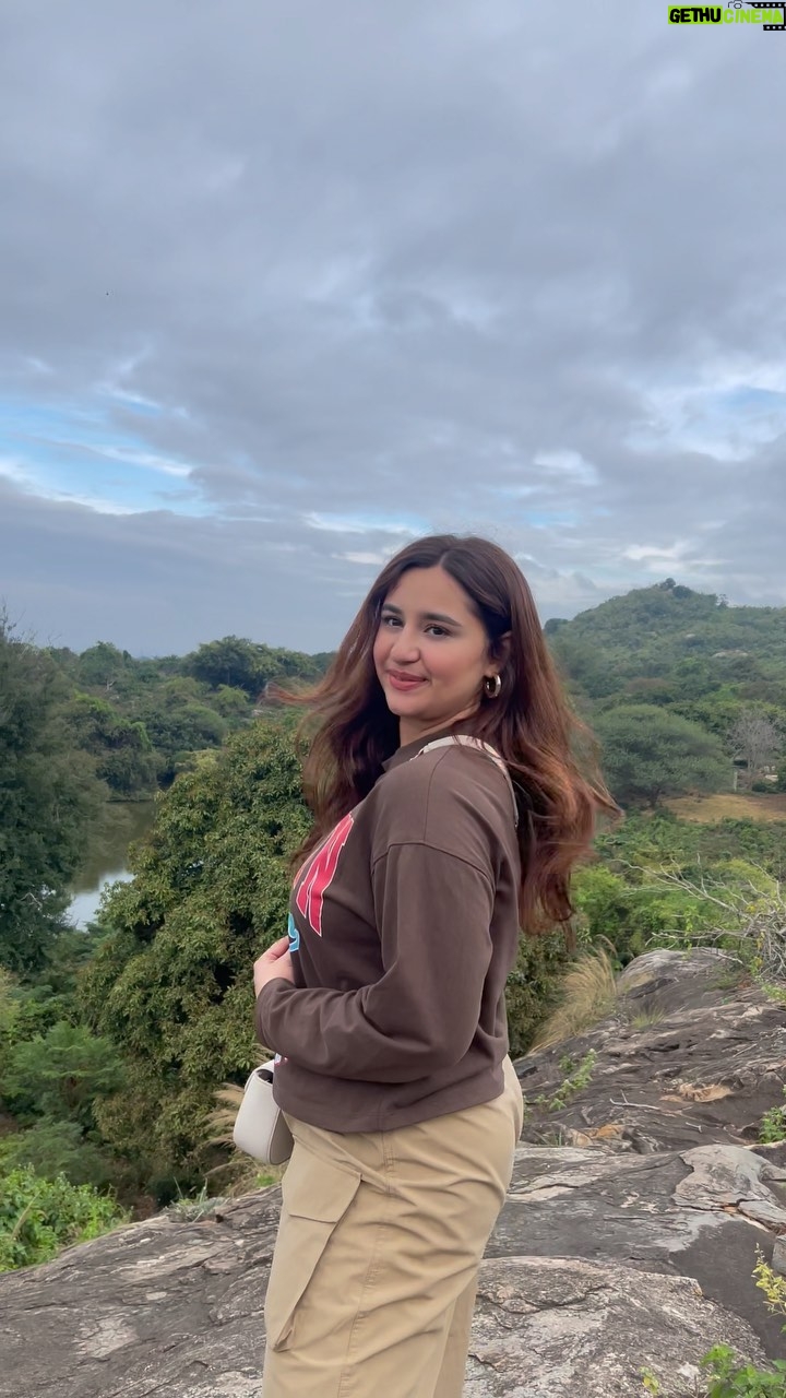 Sanaya Pithawalla Instagram - Wildlife Safari in Bangalore ♥️ The only thing I would happily wake up for even at 5 am in the morning 🥰 Had a great time!! Amazed to see how beautiful our country is sometimes ♥️ Thank you @area83.blr for organising this for us 😃