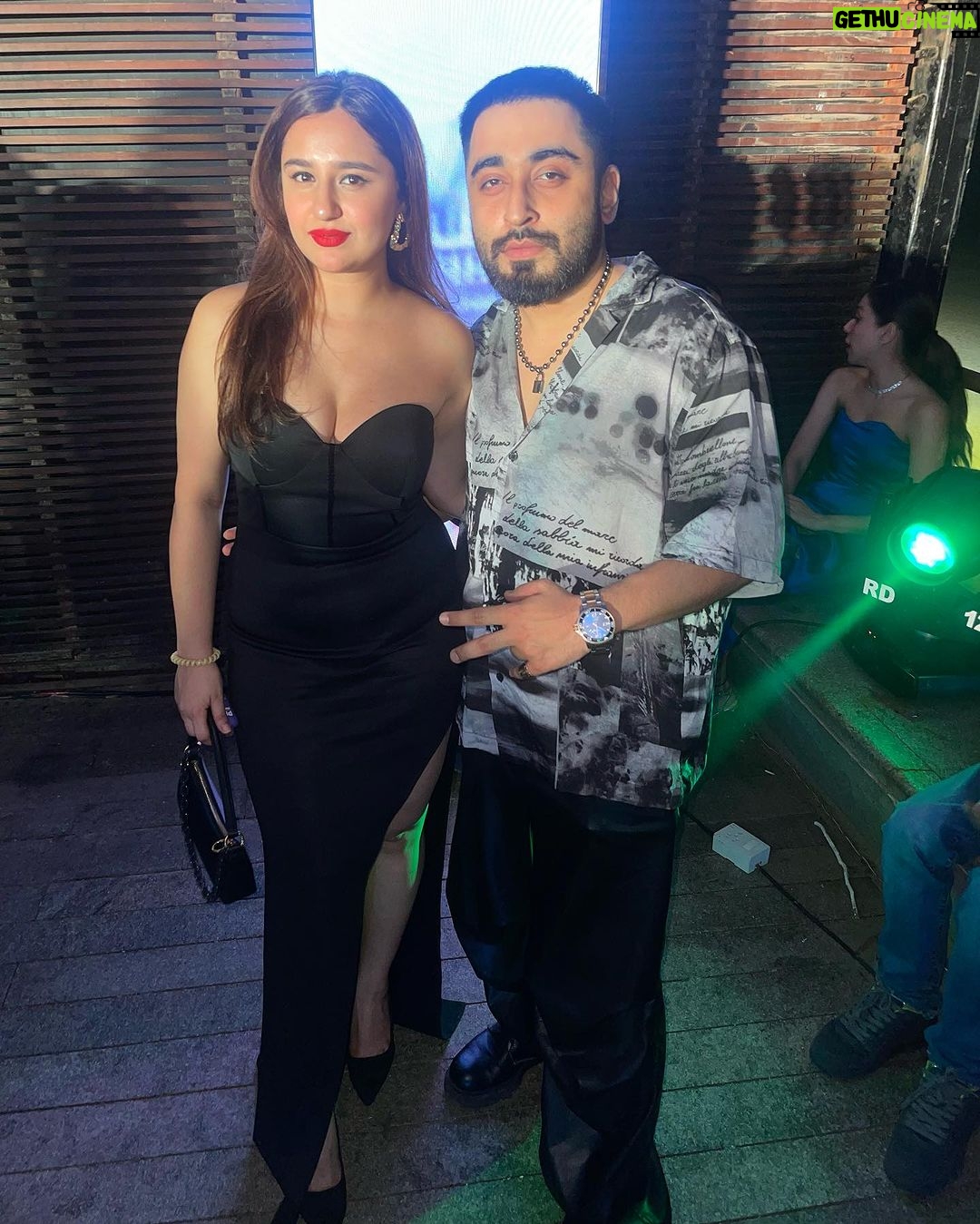 Sanaya Pithawalla Instagram - Perfect Christmas soirée organised by @urbanic_in 🥰🎄♥️