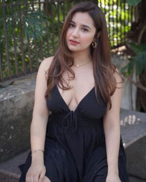 Sanaya Pithawalla Instagram - One of those rare occasions where im not smiling in a picture 🤭