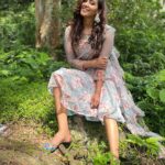 Sanjana Singh Instagram - At shooting movie name : Nalladhu sei Director name : kalimuthu Sir Producer : Sri karupar films Hero name: R Rahul Raj @rahulregi20 Location: Megamalai tiger reserve forest costume Designer : @sidneysladen ❤️