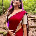 Sanjana Singh Instagram - At shooting movie name : Nalladhu sei Director name : kalimuthu Sir Producer : Sri karupar films Hero name: R Rahul Raj @rahulregi20 Location: Megamalai tiger reserve forest