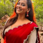 Sanjana Singh Instagram - At shooting movie name : Nalladhu sei Director name : kalimuthu Sir Producer : Sri karupar films Hero name: R Rahul Raj @rahulregi20 Location: Megamalai tiger reserve forest