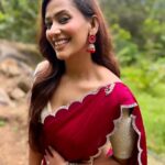 Sanjana Singh Instagram - At shooting movie name : Nalladhu sei Director name : kalimuthu Sir Producer : Sri karupar films Hero name: R Rahul Raj @rahulregi20 Location: Megamalai tiger reserve forest