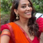 Sanjana Singh Instagram - At shooting movie name : Nalladhu sei Director name : kalimuthu Sir Producer : Sri karupar films Hero name: R Rahul Raj @rahulregi20 Location: Megamalai tiger reserve forest costume Designer : @sidneysladen ❤️