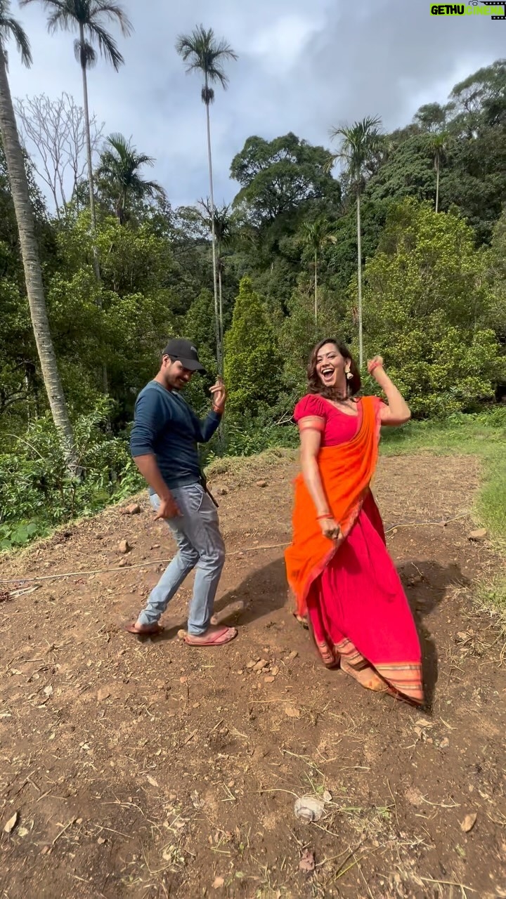 Sanjana Singh Instagram - During shooting breaks, I seize the brief moments to dance, often with my brother. @mithran_choreographer 💕😇💝