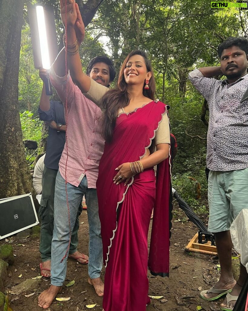 Sanjana Singh Instagram - At shooting movie name : Nalladhu sei Director name : kalimuthu Sir Producer : Sri karupar films Hero name: R Rahul Raj @rahulregi20 Location: Megamalai tiger reserve forest