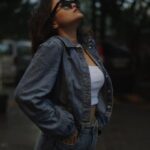 Sanjana Tiwari Instagram - Today is not my time to die – it’s yours 😎🔥 @dhanushkraja @gvprakash @thatswatitis @sathyajyothifilms @saregamatamil #trending#swashbuckling#mass#captainmiller #saregamatamil
