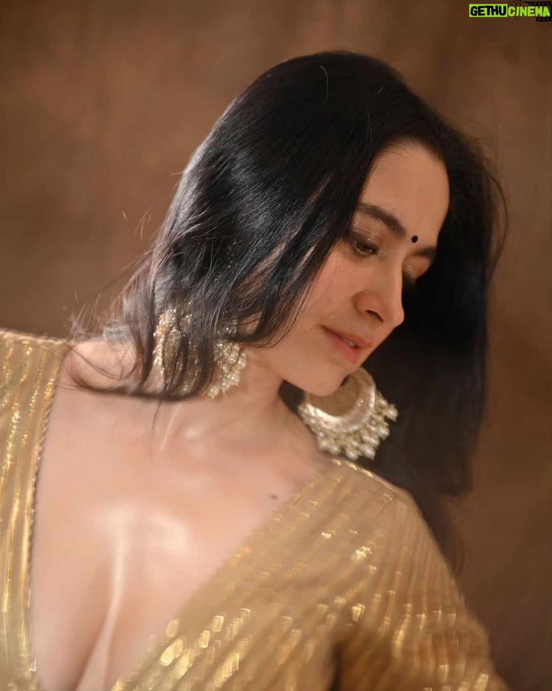 Sanjeeda Sheikh Instagram - Outfit @labelnityabajaj #ajrakhbynityabajaj 📷 @deepak_das_photography Makeup @makeupbytanvishah Jewel @the_jewel_gallery Stylist - @priyanshi2102