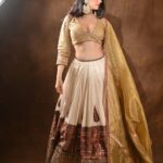 Sanjeeda Sheikh Instagram - Outfit @labelnityabajaj #ajrakhbynityabajaj 📷 @deepak_das_photography Makeup @makeupbytanvishah Jewel @the_jewel_gallery Stylist - @priyanshi2102