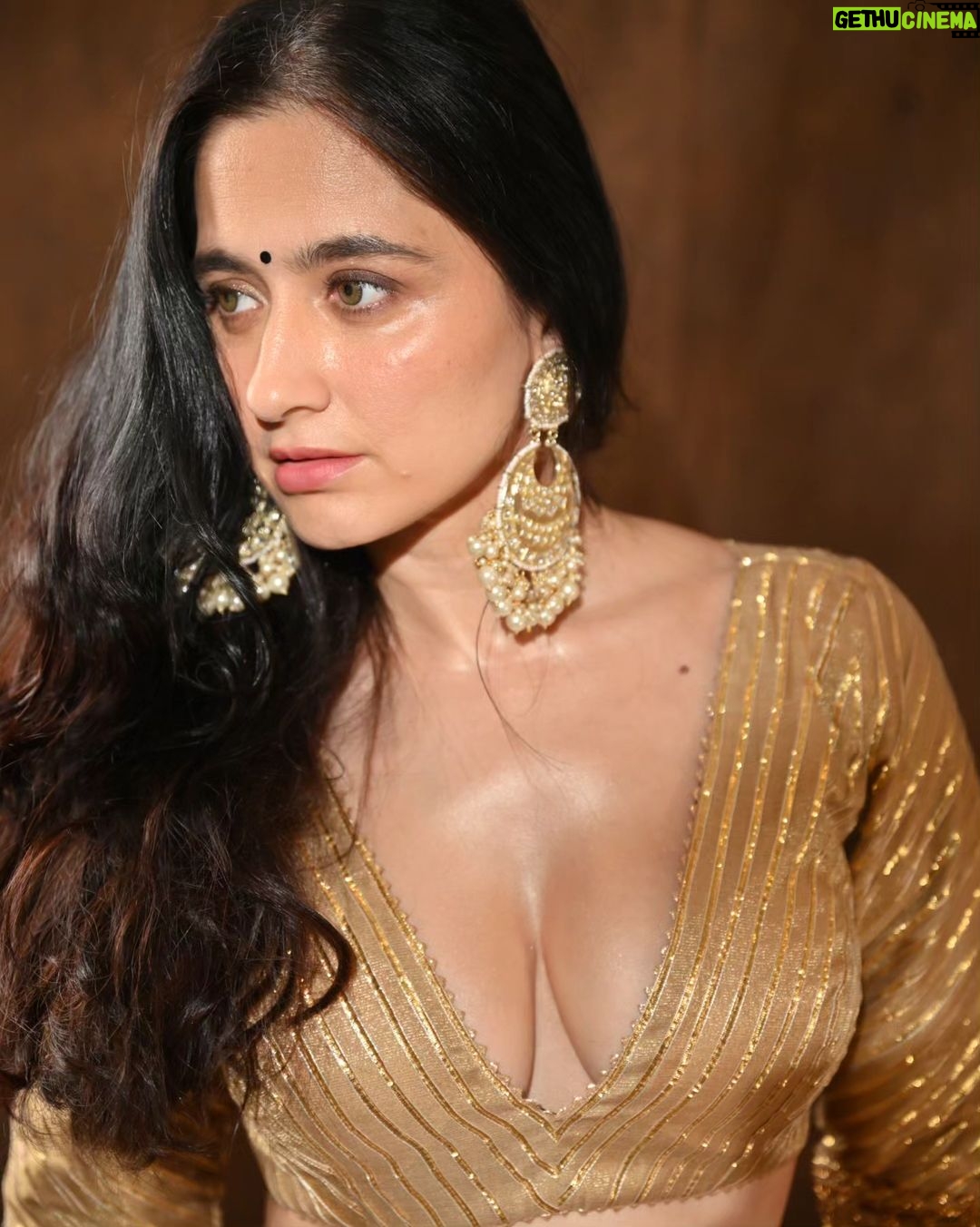 Sanjeeda Sheikh Instagram - Outfit @labelnityabajaj #ajrakhbynityabajaj 📷 @deepak_das_photography Makeup @makeupbytanvishah Jewel @the_jewel_gallery Stylist - @priyanshi2102