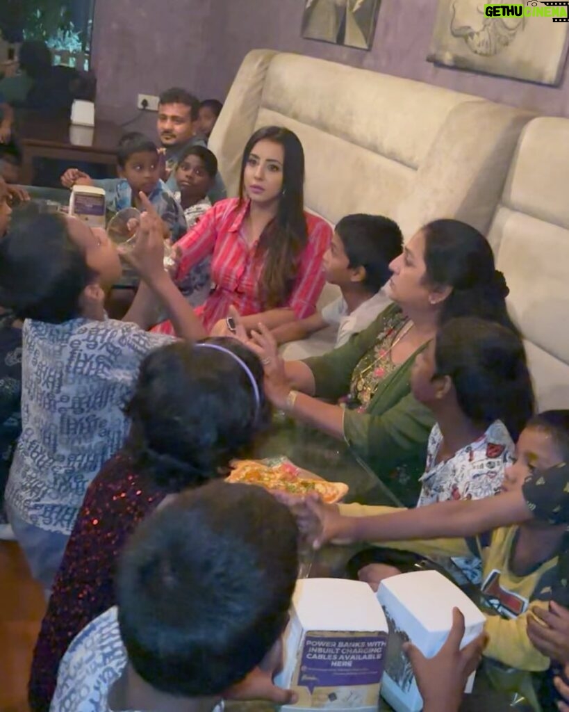 Sanjjanaa Instagram - From starting my birthday or any special occasion of my life with these special orphan kids at @ciros_pizzeria from @sanjjanaafoundation - #sanjjanaagalranifoundation … it is an overwhelming experience for me to come together with this kids every once in 3 - 4 months making time for them. Marking any special occasion or success with these kids gives me internal happiness and satisfaction. … I have transformed to a person who was extremely materialistic Cosmopolitan hanging out with a lot of people who actually are of a very commercial mentality, to leaving them all behind and I have become a person who believes now in internal happiness and real happiness that comes to me by being with the real people … and creating real incidents like for example this one … feeding these special Orphans and getting soulful satisfaction … And the real birthday is today on October 10 where I am going to be celebrating with very very close people in my family 💕 the overwhelming blessings, and I thank the Almighty for keeping me alive and experiencing this wonderful life. Each day is a blessing … my outfit is by @momzjoy Beautiful make up by @makeoverbysomuhassan … you must check out new jumbo pizza launched by @ciros_pizzeria at 80 feet road in indiranagar , and their new range of gelatos that they have launched in st marks road … Thank you Paul & nikhil nath for hosting us , they are the owners of @foxinthe_field , @ciros_pizzeria , @ponnusamy.india .. There chocolate flavour gelato was ultimately to die for and I could not get enough of much ever I would eat it …. Don’t remember the last time I indulged so much into a chocolate ice cream. You must must must try to. This is my personal most recommendation. 😍 Karnataka, Bangalore