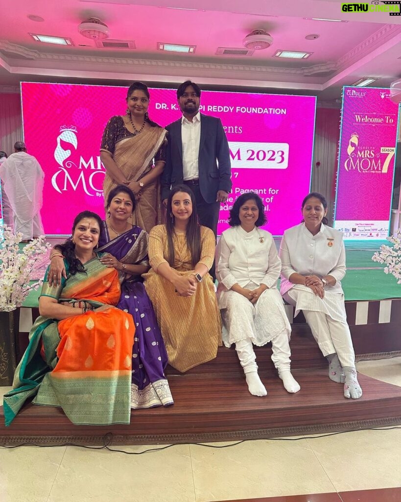 Sanjjanaa Instagram - It was a blissful transforming experience to be visiting #bramhakumaris , for the launch of @mrsmom season 7 with @dr.k.shilpireddy , At first, I thought I have just gone for the launch of Mrs mom but later on as I learnt more about the Brahma Kumari’s community. I am so wowed with how they are emphasising and creating at most importance for the betterment of the mental health of people … If you are mentally healthy, you are the most wealthy being a young person in today’s times . Also, what I understand is , its extremely important to be talking openly and to be seeking help. If you are in pain or in any incompatible position in life, “ Come what may “ whatever it is , may it be your career, your personal life or any thing that’s not going right for you . It’s great to have friends who are genuine whom you can speak your issues out to and seek spiritual and mental help & guidance . one such friend I made here is Prassanaa didi , a mentor and a soul friend . Outfit @momzjoy Location @brahmakumarisindia (Jakkur banglore city ) @dr.k.shilpireddy Karnataka, Bangalore