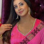 Sanjjanaa Instagram - @makeoverbysomuhassan make up , @makeoverwithasha @jhumkatales Jewellry , Blouse by @iyra_designstudio …. all thanks to make me make me shine on my Instagram ❤️ Karnataka, Bangalore