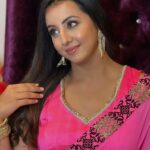 Sanjjanaa Instagram - @makeoverbysomuhassan make up , @makeoverwithasha @jhumkatales Jewellry , Blouse by @iyra_designstudio …. all thanks to make me make me shine on my Instagram ❤️ Karnataka, Bangalore
