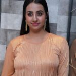 Sanjjanaa Instagram - At @momzjoy Fashion is a delightful dance of comfort and style, don't you agree? Behold the sheer comfort emanating from my outfit in these mesmerizing pictures. As the sands of time trickle through the hourglass, I find myself gravitating towards the embrace of comfort, relinquishing the need to impress others with convoluted ensembles. For you see, my precious bundle of joy, my darling baby, nestled tenderly in my loving arms, takes precedence over all else. The well-being and bliss of my beloved @princealarik hold the highest sway in my heart. It comes as no surprise that @momzjoy has rightfully earned the esteemed accolade of being the unrivaled choice for #maternity wear in our enchanting land, #India. The artistry of my hair and makeup was skillfully crafted by the talented @ss_makeover_by_suha, adding an ethereal touch to this enchanting tableau of love. Karnataka, Bangalore