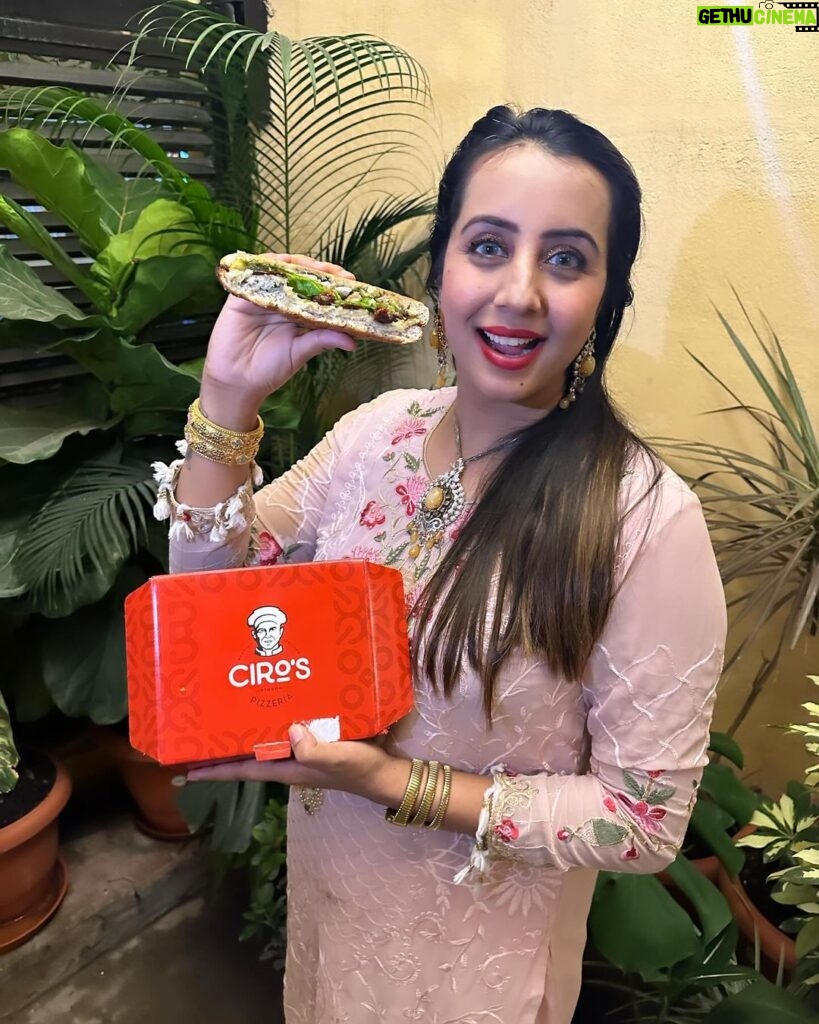 Sanjjanaa Instagram - Oh, how I long to express my affection for local delights! Why would we ever consider those countless international pizza brands when we have our very own @ciros_pizzeria, lovingly established by the esteemed Mr. Nikhil Nath and Mr. Paul? Allow me to seize this moment to shower praise upon their delectable, irresistible array of cheesy, mouthwatering pizzas that melt in one's mouth 🍕, as well as their divine paninis and tantalizing chicken starters that we savored on my beloved husband's birthday. I would wholeheartedly recommend this exquisite restaurant nestled in the bustling heart of Indiranagar. It is a perfect choice for all your special occasions, as it exudes an enchanting blend of professionalism, warm hospitality, and, most importantly, delectable cuisine that will surely captivate your senses. Karnataka, Bangalore