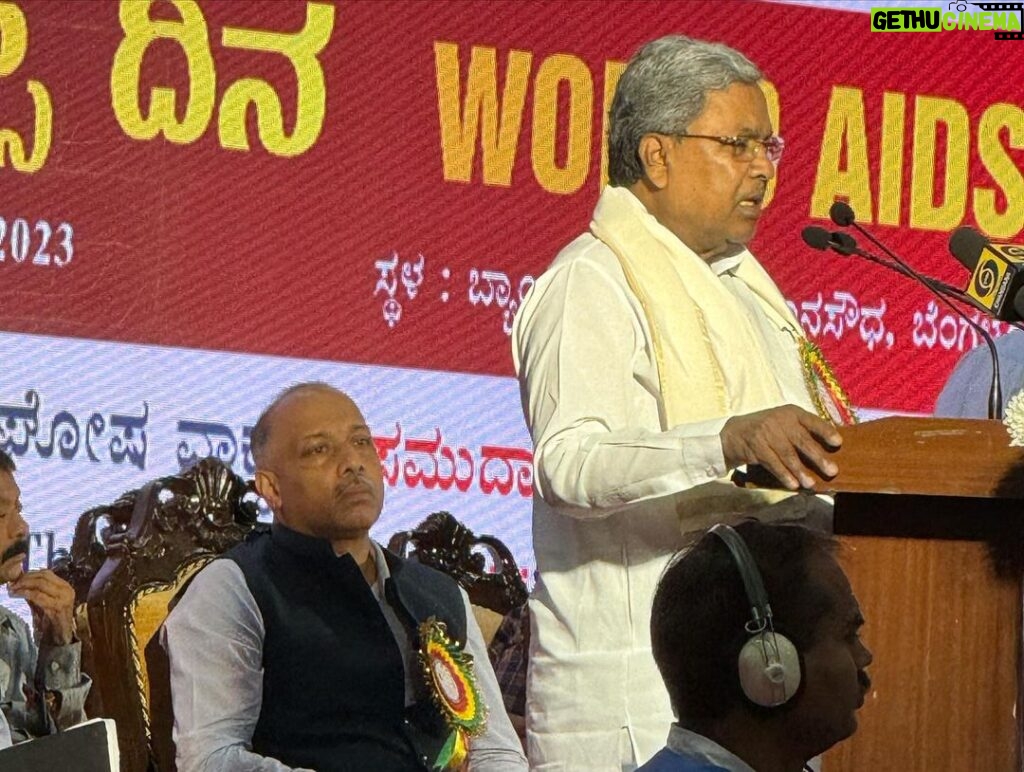 Sanjjanaa Instagram - It’s wonderful to be sharing a few vibrant moments meeting our Honourable Chief minister @siddramayya sir , & our health minister @dineshgrao sir from a event that I attended this morning at the very prestigious venue in the #Vidhanasoudha banquet hall . I am indeed honoured to be the guest of honour on “ World HIV day “ in karnataka , Along side my co - star @premnenapirali , spreading the word and doing every bit so that HIV is prevented in the upcoming generations with the help of awareness & knowledge . I would also like to take this moment to thank Shree Siddharamaya sir & his Goverment to have fulfilled all his promises and to have made the life of every person below the poverty line , as well as the life of the women in karnataka so convenient by providing us various facilities , & to have empowered each one of us in this large state . Our prayers are with you for a long life & best health . Congratulating @dineshgrao sir on achieving so much in such a small span of time , in providing and extending all the health facilities & expensive treatments to the rural areas of Karnataka state . Sky is the limit for your achievements sir . Also thanking my husband Doctor Azeez pasha (vascular & Endovascular surgeon Manipal hospital , Old airport road Bengaluru ) , to have always been at the service of Mankind , and also thanking all the doctors to have been the real warriors ,perhaps a system of support to every Human with illnesses . Thanx to doctor Ansar Ahmed ji , for this wonderful opportunity. Also on this world HIV Day I would like to request every reader who is reading my post to educate teenagers to senior citizens to everyone about how does HIV happen and how it can be prevented because I strongly believe “ prevention is better than cure “ - Nimma yellaraaa abhaari (your faithful ) - Sanjjanaa Galrani .