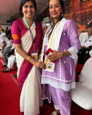 Sanjjanaa Instagram - Bangalore witnessed the very best #kambala event , for the first time at the palace grounds organised by @official_gurukiran , #gunaranjanshetty , 
#ashokrai , #prakashshetty . This event was made in a very luxurious scale and it’s possible only when such powerful people come together and give it there all we should thank the organisers who are really successful dignitaries to have conducted such a potential celebration in our city #Bangalore . 

It was famously called “ #bengalurukambalanammakambala “ , it was the biggest cultural event I have ever seen conducted in my life On such a vast scale , gathering visitors of up to 11 lakh people , it was an honour to be among the dignitaries  on stage, which had many politicians led by our x cm @bsyediyurappa @bsybjp  ji , Shobha karandlaje ji , and many others … 

I felt this event was very important to be conducted every year in Bangalore because it’s a beautiful cultural gathering ,  and it gave a livelihood of earning to so many people who had put this event together in terms of the labours who were involved in putting this togeather , it was as good as a exebition a “ Ooru jathraa “ which made every one feel proud to be from #karnataka , growing this festival and stretching borders of its popularity from #manglore to #bengaluru …. 

It was lovely to catch up with old friend @pallavigurukiran , she is such a warm person . 

There was a spark of happiness &  celebration in the face of everyone who are attended the event and it was a truely Energetic mega Festival one can ever witness and never forget . Jai karnataka , Jai Jai karnataka mathay. Jai hind .
