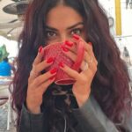 Sapna Pabbi Instagram - The eyes, chico. They never lie. It was cold. And that’s an Irish coffee 🤡🆘♥️ @coocoow94 📸