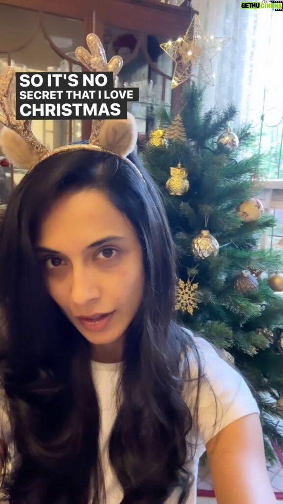 Sarah Jane Dias Instagram - DM @whimsicalexperiencesbombay to make some Christmas decorations with me! . Come join @whimsicalexperiencesbombay and i, as we make some cute Christmas table decor this Saturday, 16th Dec at @candiescafe Bandra. . p.s we have a special deal! Register 2 people for 3k. Cost per head is Rs. 1799/- so bring your buds! . DM @whimsicalexperiencesbombay to register. . #christmasworkshop #christmasdecor #mumbaiworkshops #mumbai #bandraworkshops #whimsicalexperiences