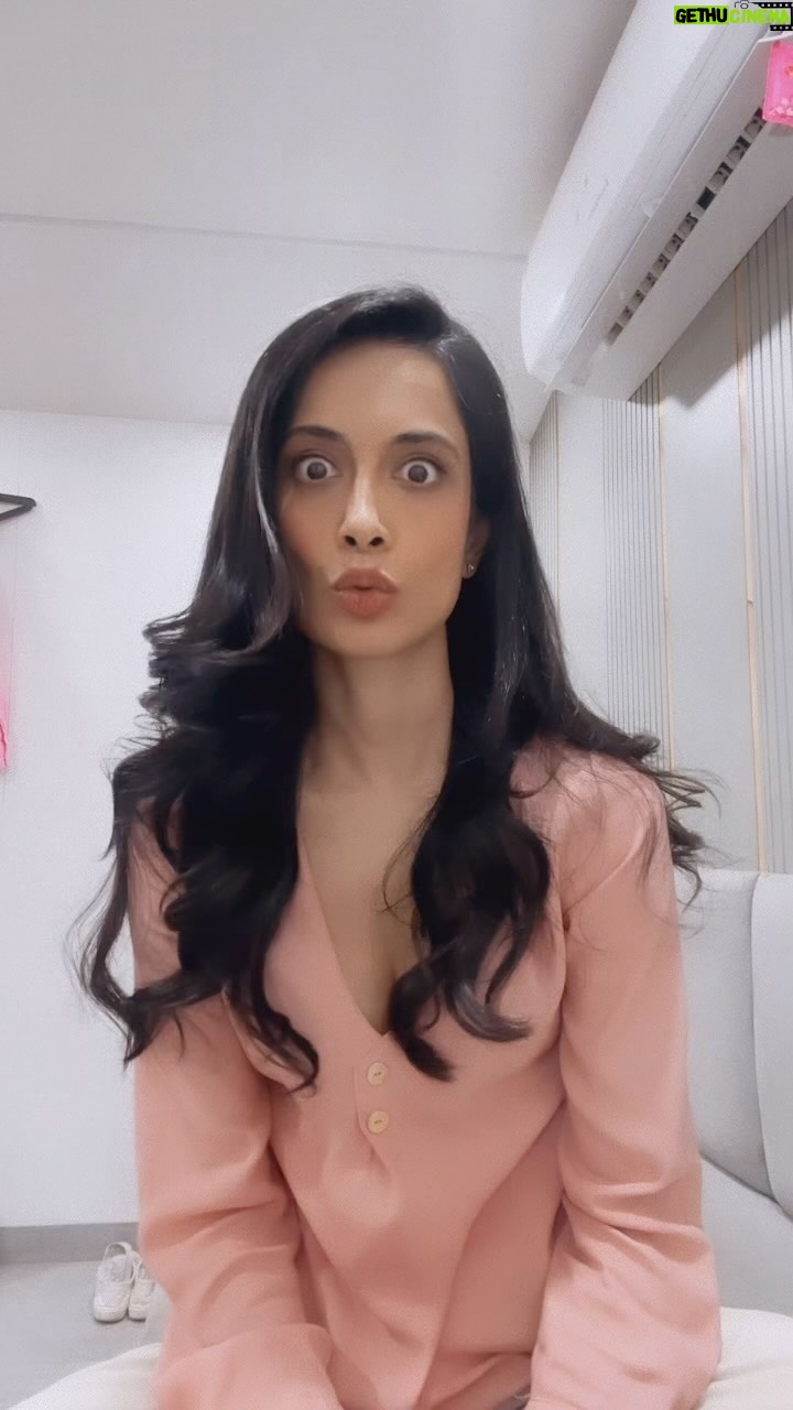 Sarah Jane Dias - 13.6K Likes - all part of the process.
.
stop laughing @positivityangel
.
#partoftheprocess