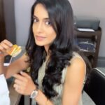 Sarah Jane Dias Instagram - When you’re ‘that’ actor on set 😂 . this dialogue exchange is from one of my all time favourites - Julie and Julia. This scene, between @stanleytucci and #merylstreep is an exact representation of how I feel about food. And how wonderful it is to see a woman just ‘eat’ and be whatever size she chooses and yet feel loved, nay, admired by her husband. . #foodgloriousfood #julieandjulia